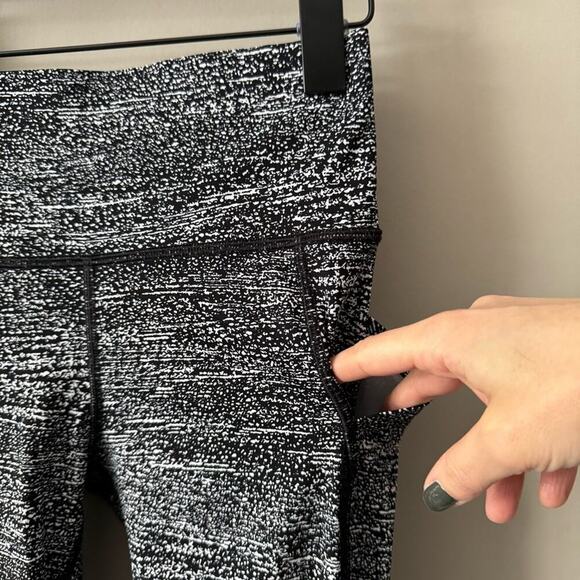 LULULEMON RUN INSPIRE CROP LUXTREME LEGGINGS SIZE 4 - Picture 8 of 9